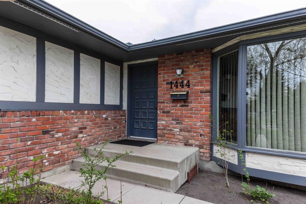 1444 Acadia Drive SE, Calgary — photo 2 of 48