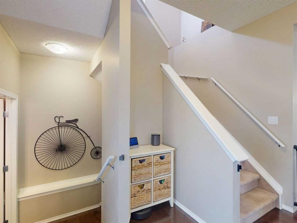 113 Evansford Circle NW, Calgary — photo 4 of 35