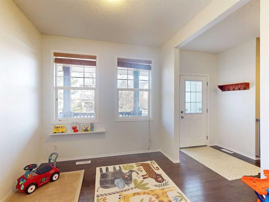 113 Evansford Circle NW, Calgary — photo 5 of 35