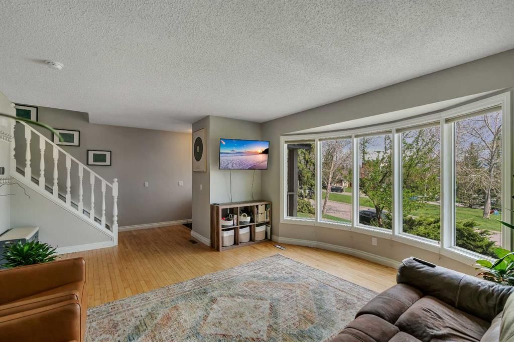 34 Ranch Glen Drive NW, Calgary — photo 3 of 39