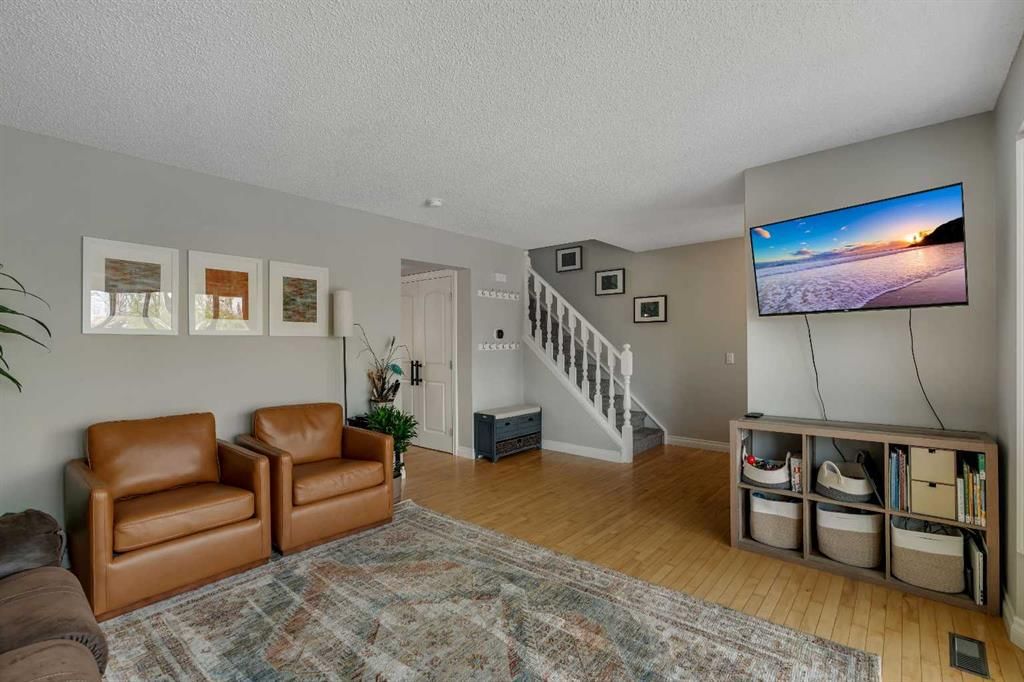 34 Ranch Glen Drive NW, Calgary — photo 5 of 39
