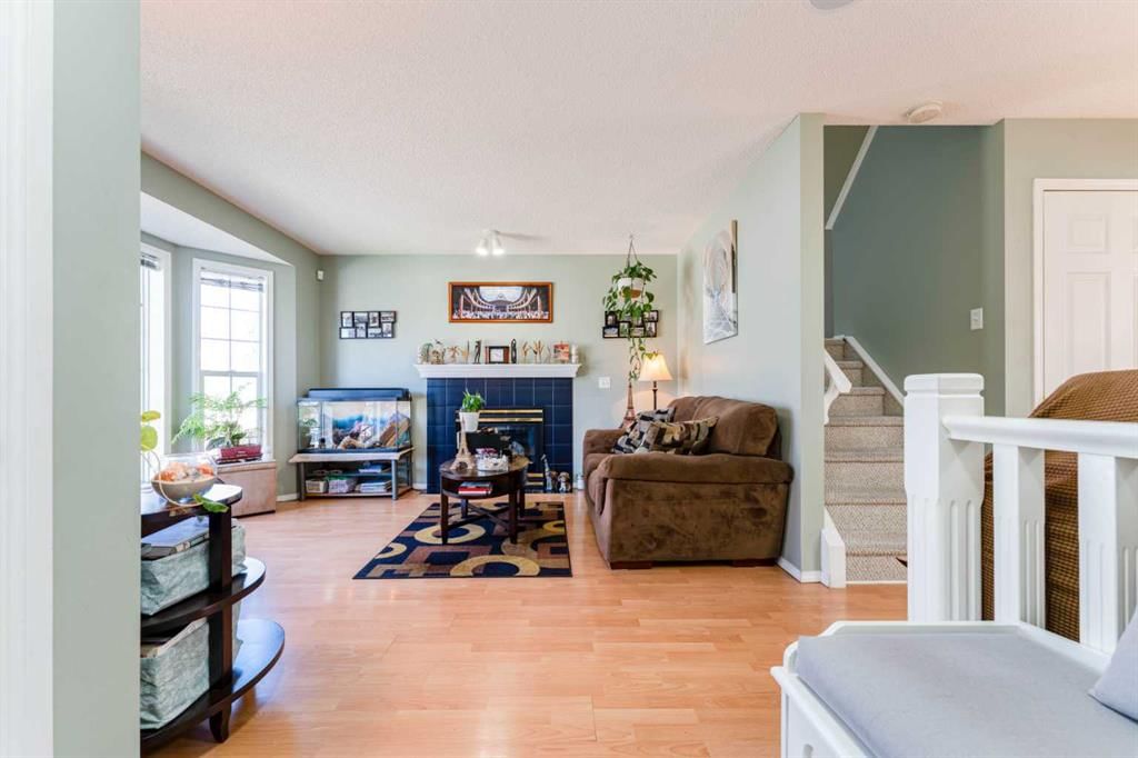 198 Somerside Park SW, Calgary — photo 2 of 50