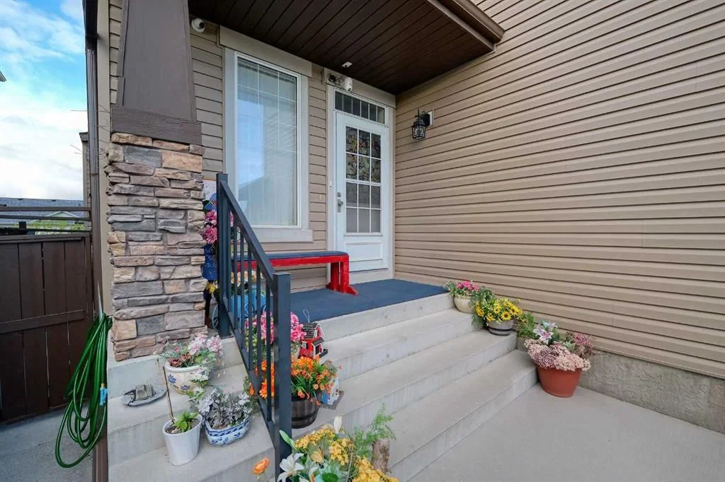 247 Pantego Way NW, Calgary — photo 2 of 42