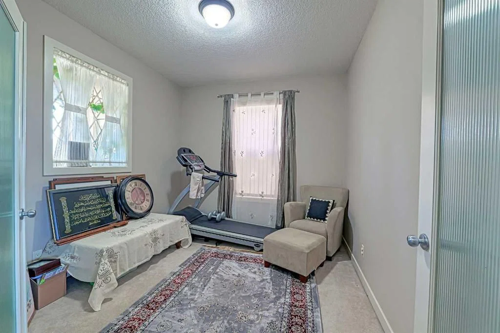247 Pantego Way NW, Calgary — photo 4 of 42
