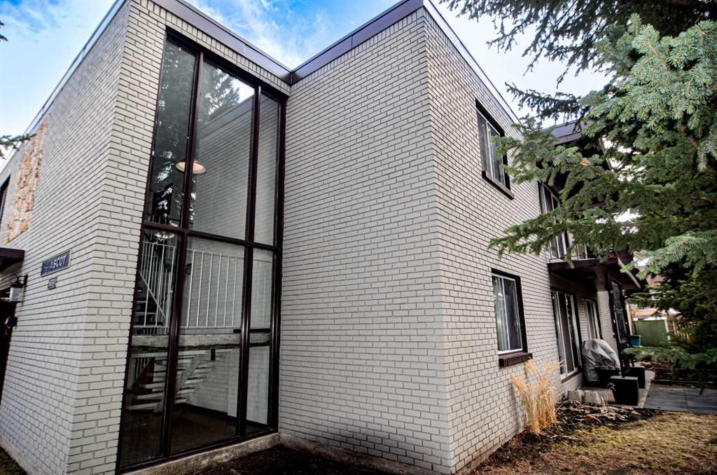 1639 Acton Avenue SW, Calgary — main listing photo