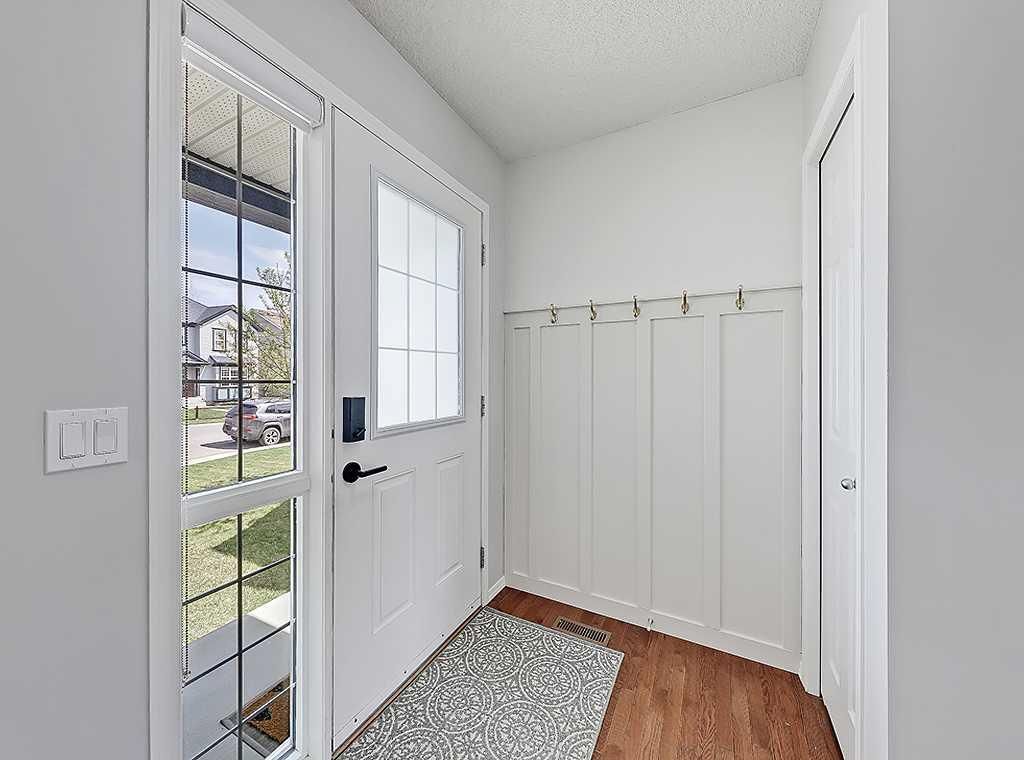 558 Evermeadow Road SW, Calgary — photo 2 of 50