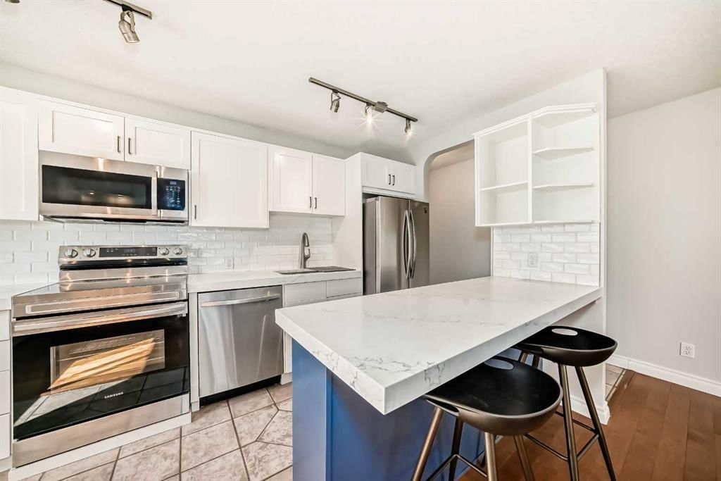 303, 835 18 Avenue SW, Calgary — photo 3 of 45