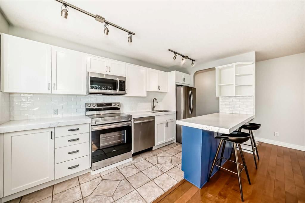303, 835 18 Avenue SW, Calgary — photo 4 of 45
