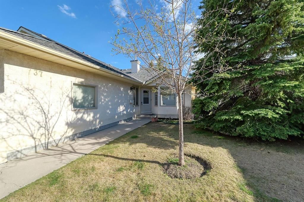 37 Edgepark Villas NW, Calgary — photo 2 of 32