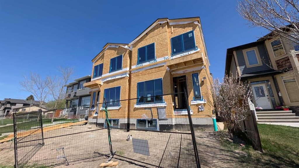 4832 20 Avenue NW, Calgary — photo 3 of 14