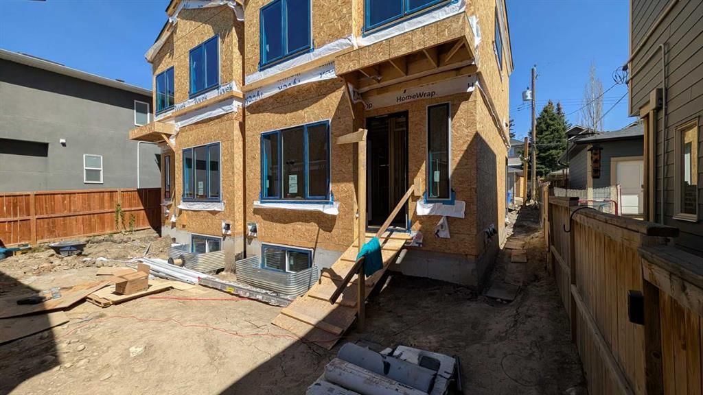 4832 20 Avenue NW, Calgary — photo 5 of 14