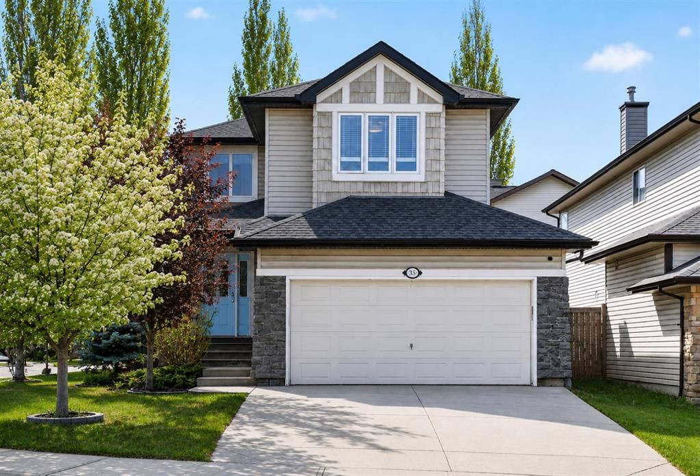 35 Crestmont Drive SW, Calgary — photo 2 of 37