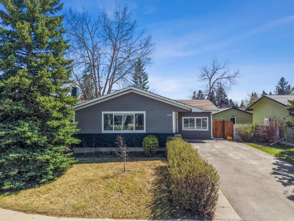 1703 110 Avenue SW, Calgary — main listing photo
