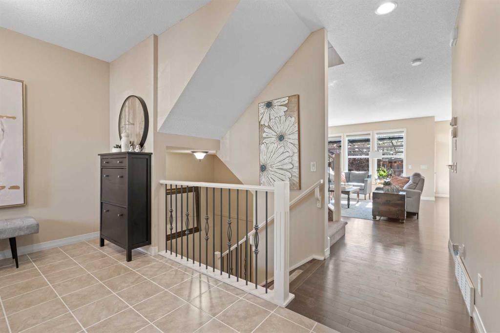 58 Auburn Glen Circle SE, Calgary — photo 4 of 44