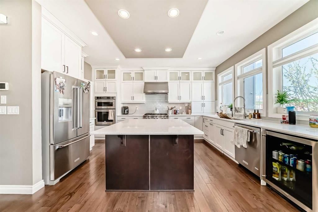 7 Westland Manor SW, Calgary — photo 4 of 41