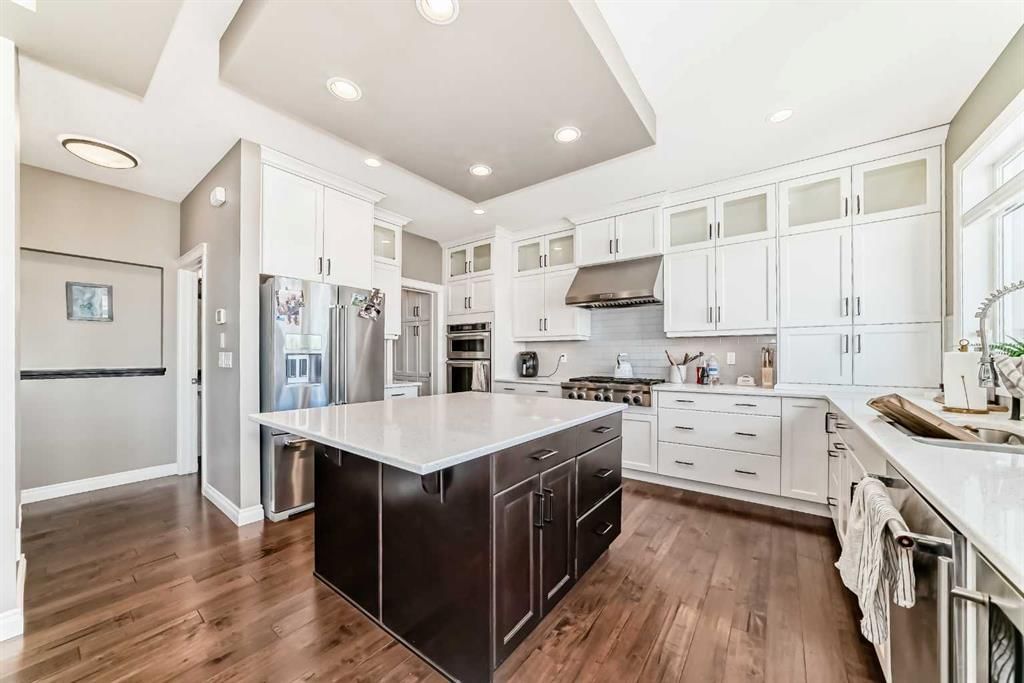 7 Westland Manor SW, Calgary — photo 5 of 41