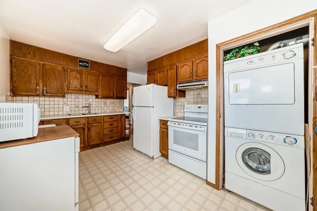 3919 Centre B Street NW, Calgary — photo 5 of 47