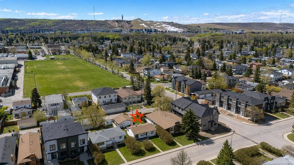 7939 47 Avenue NW, Calgary — photo 2 of 13