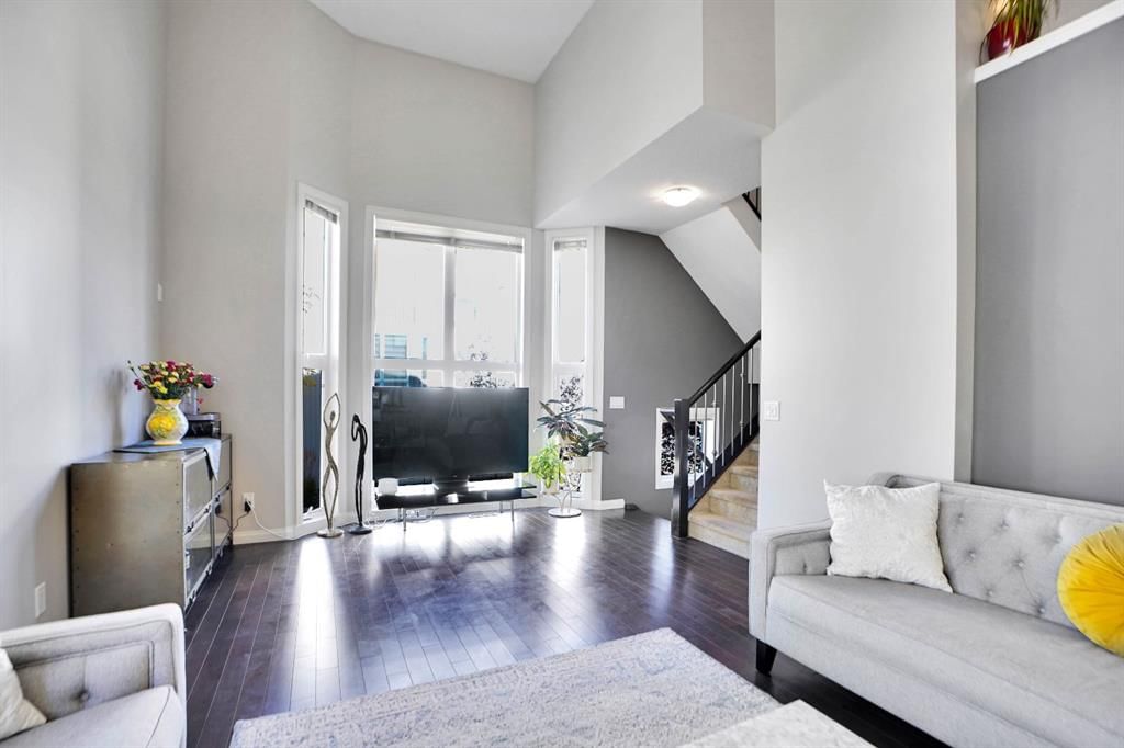 1511 Wentworth Villas SW, Calgary — photo 4 of 24