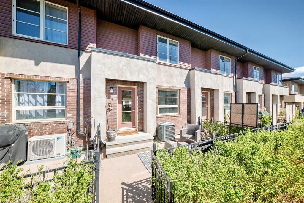 25 Aspen Hills Terrace SW, Calgary — photo 2 of 20
