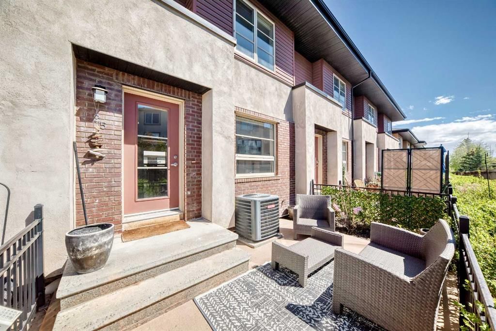25 Aspen Hills Terrace SW, Calgary — photo 5 of 20
