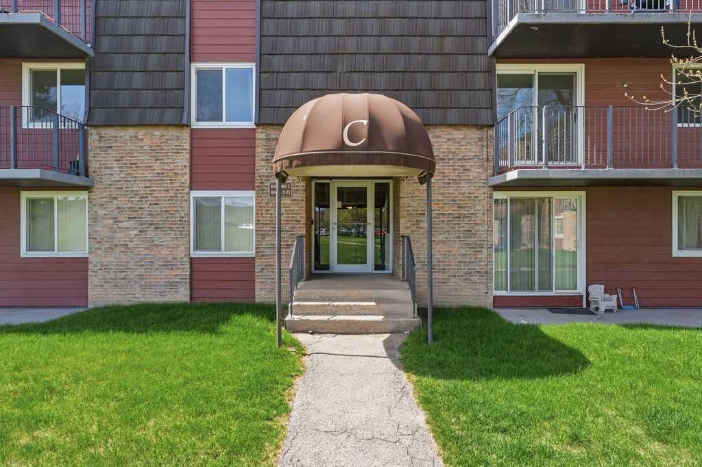 8C, 80 Galbraith Drive SW, Calgary — photo 3 of 27