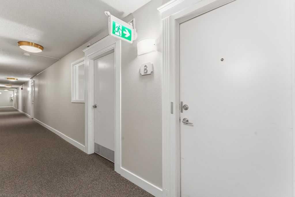 8C, 80 Galbraith Drive SW, Calgary — photo 5 of 27