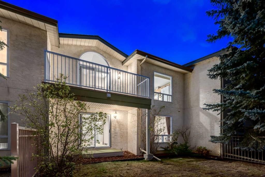 114 Strathlorne Mews SW, Calgary — photo 2 of 50
