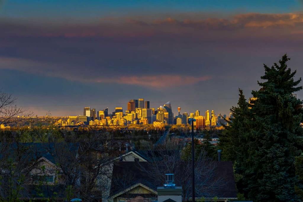 114 Strathlorne Mews SW, Calgary — photo 3 of 50