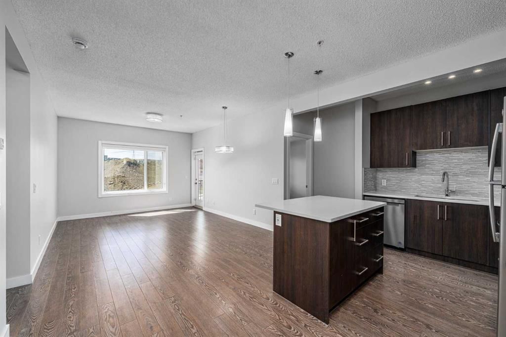 205, 12 Sage Hill Terrace NW, Calgary — photo 3 of 34