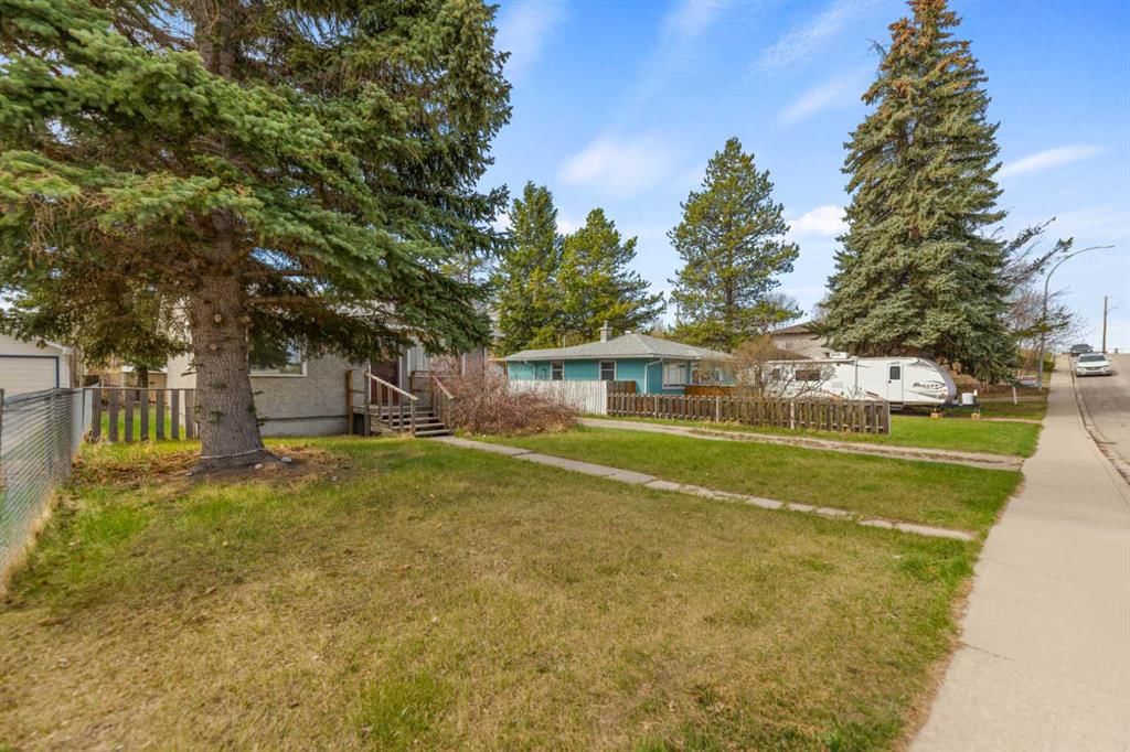 6435 34 Avenue NW, Calgary — photo 4 of 22