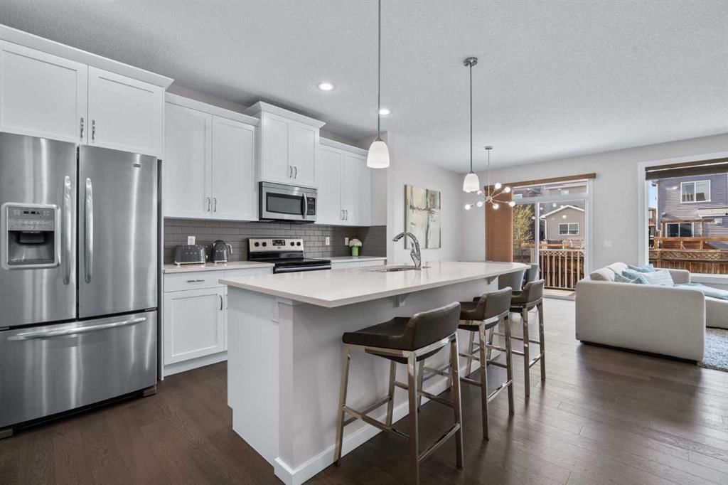 567 Evansborough Way NW, Calgary — photo 2 of 44