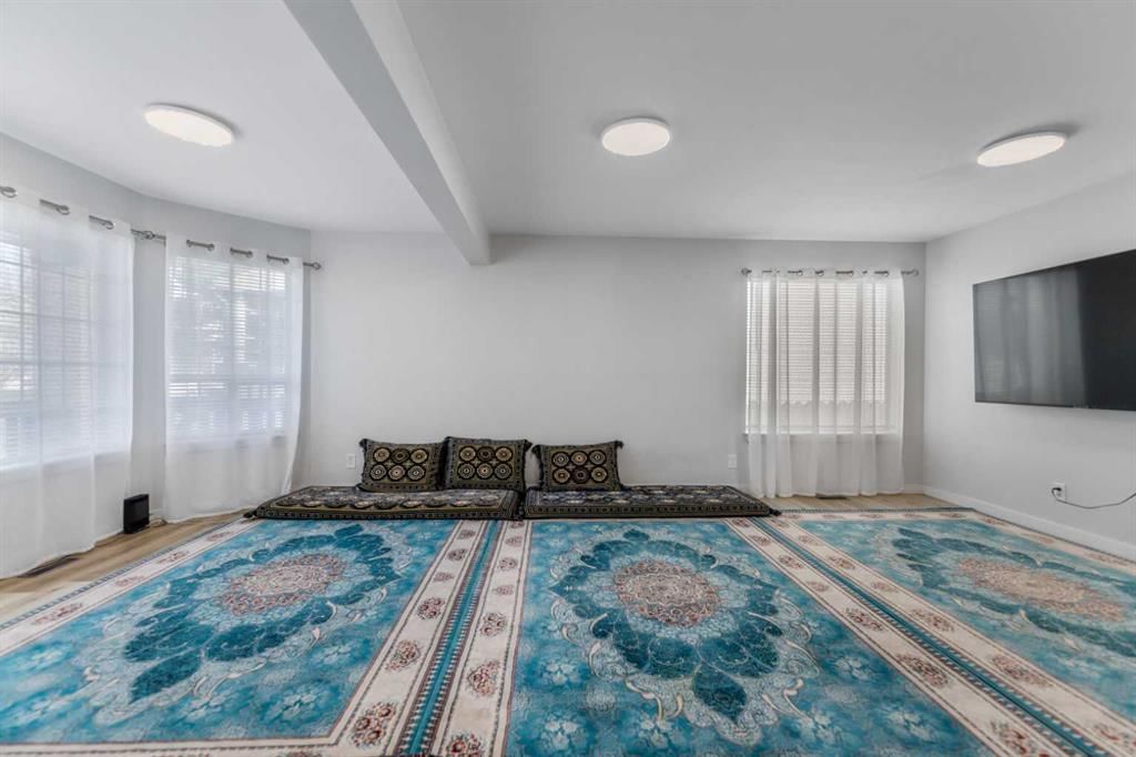3806 Catalina Boulevard NE, Calgary — photo 5 of 31