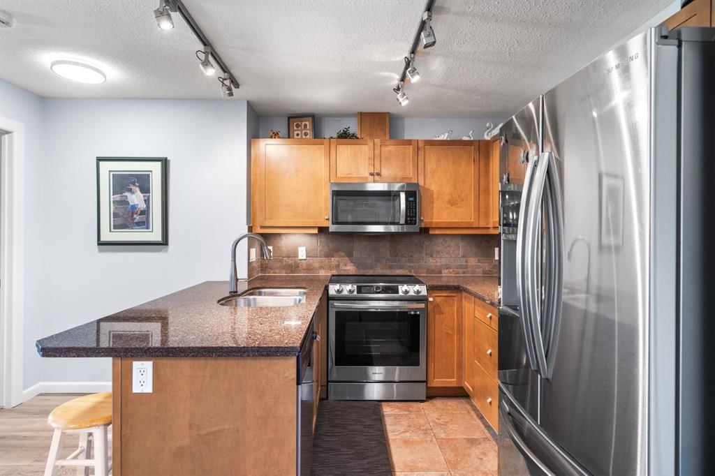 206, 30 Cranfield Link SE, Calgary — photo 3 of 34