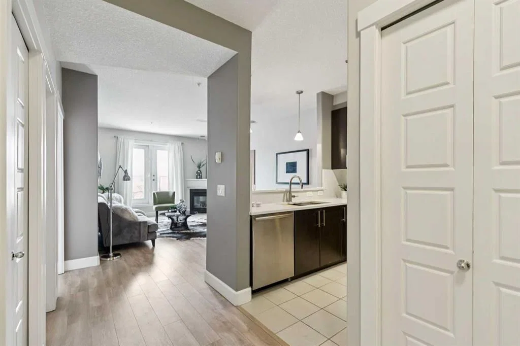 403, 830 Centre Avenue NE, Calgary — photo 3 of 40