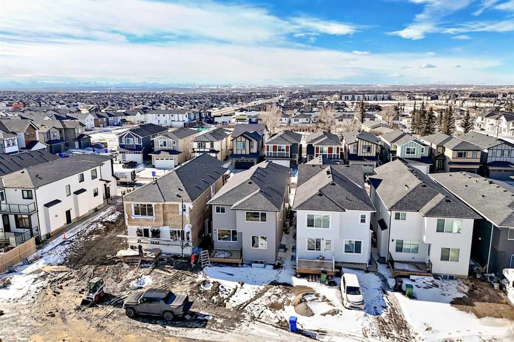 28 Saddlecrest Manor NE, Calgary — photo 2 of 42