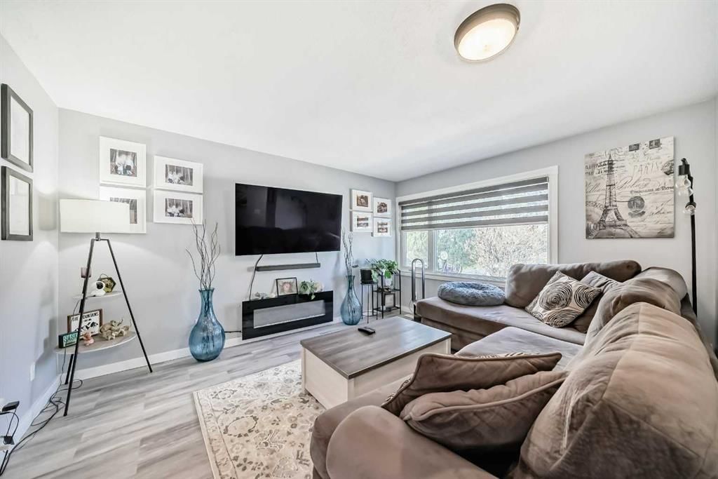 447 Malvern Close NE, Calgary — main listing photo