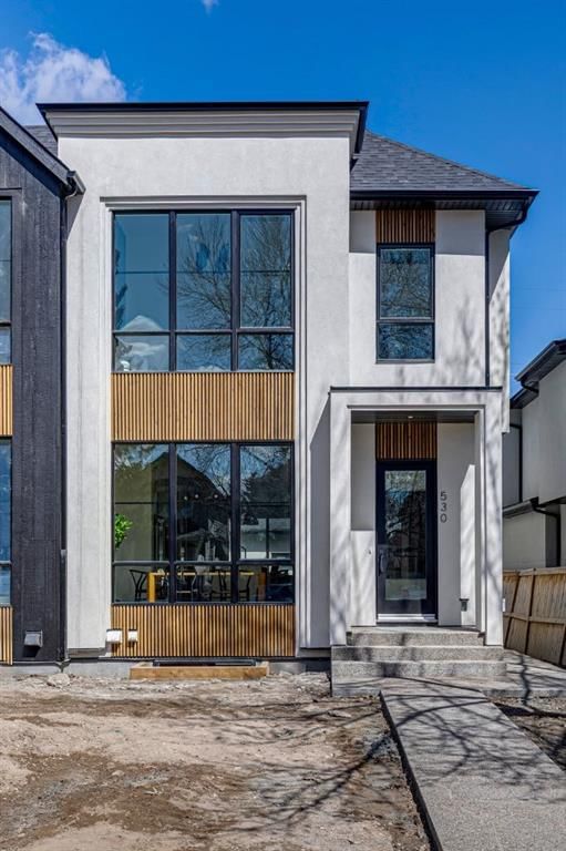 530 51 Avenue SW, Calgary — photo 2 of 43