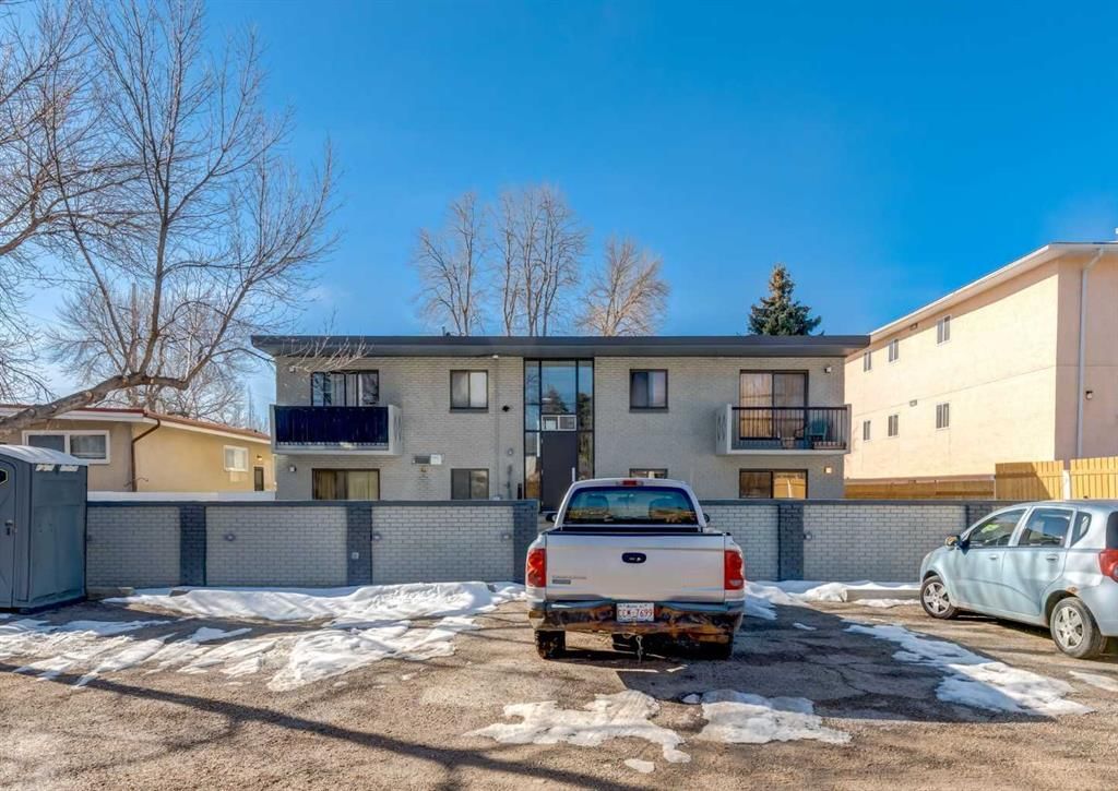 120 29 Avenue NW, Calgary — photo 3 of 23