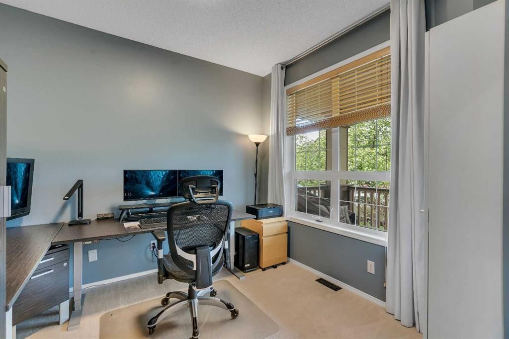 104 Prestwick Street SE, Calgary — photo 5 of 48