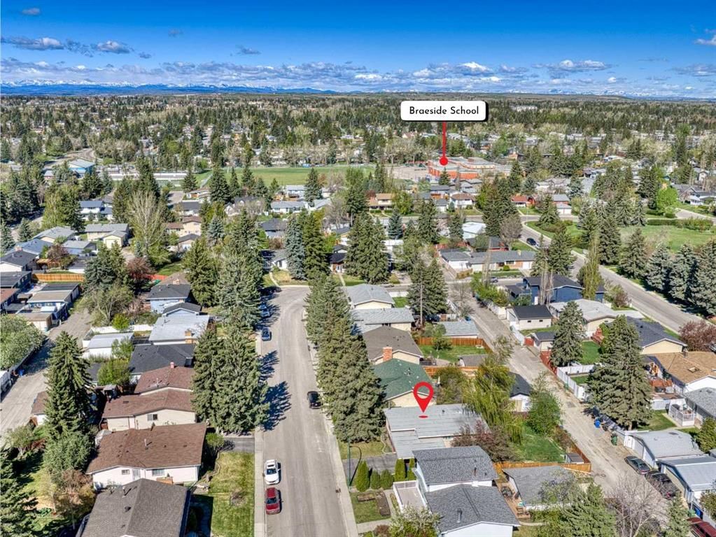 83 Brazeau Crescent SW, Calgary — photo 4 of 48