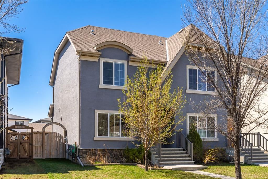 648 Mahogany Boulevard SE, Calgary — main listing photo
