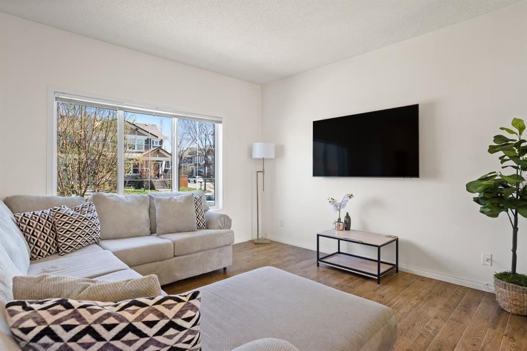 648 Mahogany Boulevard SE, Calgary — photo 2 of 31