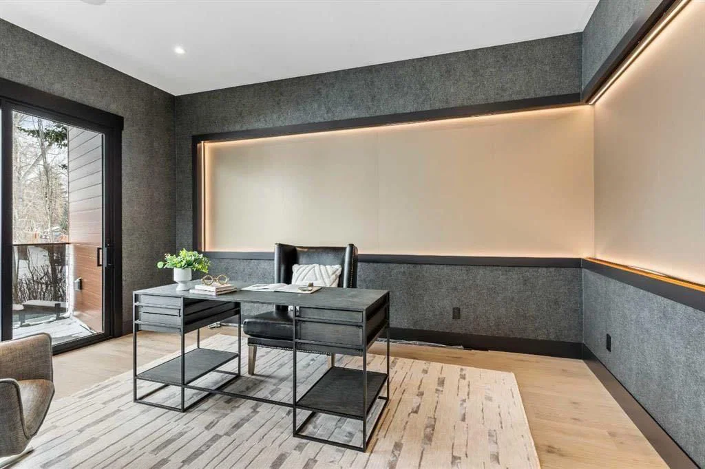 1016 Beverley Boulevard SW, Calgary — photo 4 of 50