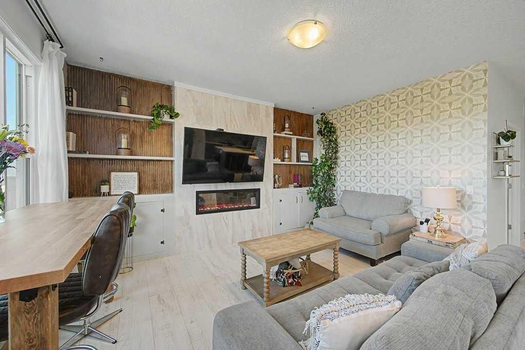44 Auburn Glen Close SE, Calgary — photo 3 of 23