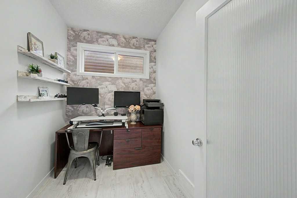 44 Auburn Glen Close SE, Calgary — photo 5 of 23