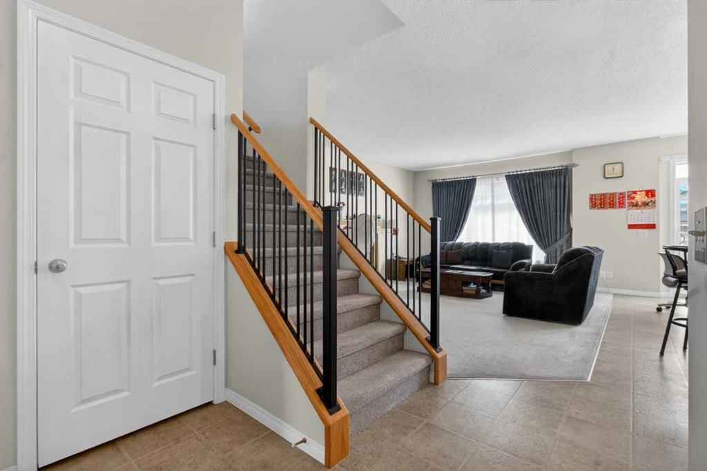 156 Saddlecrest Park NE, Calgary — photo 4 of 30