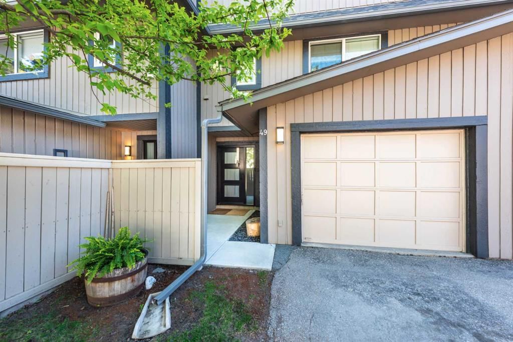 49, 27 Silver Springs Drive NW, Calgary — main listing photo