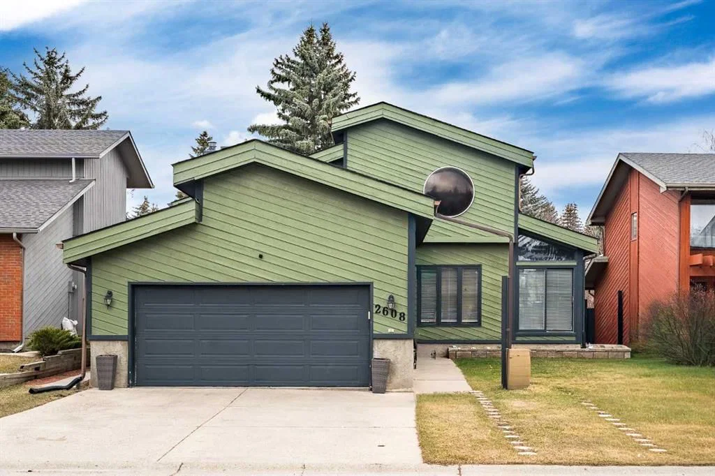 2608 Deer side Drive SE, Calgary — main listing photo