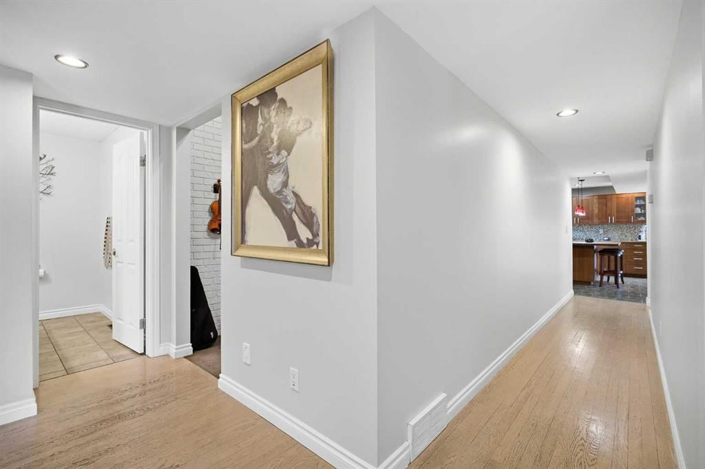 2608 Deer side Drive SE, Calgary — photo 4 of 50